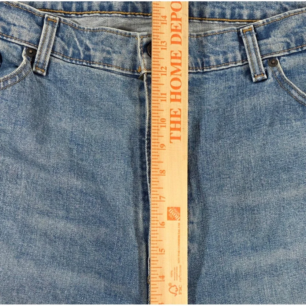 Levi's 505 Regular Fit Straight Leg Jeans Medium Wash 42x32 (31.5) Mens Denim